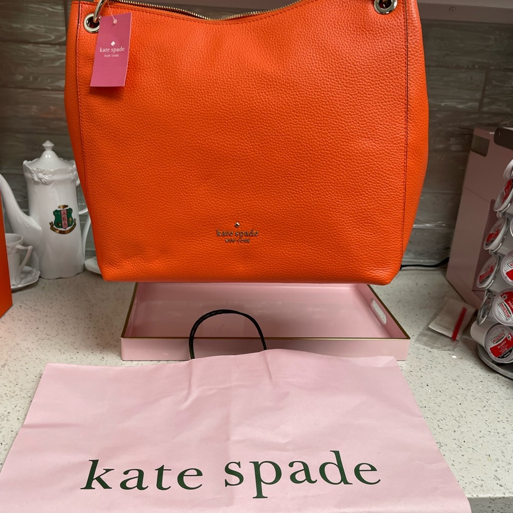 💯SALE SALE💯🤩GORGEOUS🤩 Kate Spade NWT Shoulder Bag is looking for a new home!